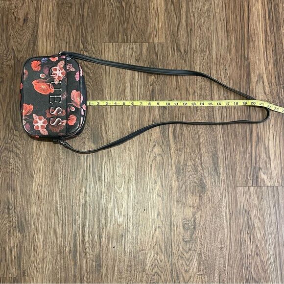 Guess Floral Embossed Crossbody Black Pink Red White - Picture 11 of 15